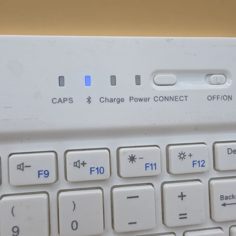 Ultra-Slim Bluetooth Keyboard 9.5
